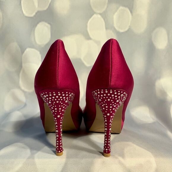 MAGENTA PUMPS with RHINESTONES SIZE 8.5 - Picture 1 of 7